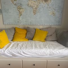 IKEA HEMNES Day-bed with 3 drawers, 2 mattresses, mattress protectors and sheets. Full package.
