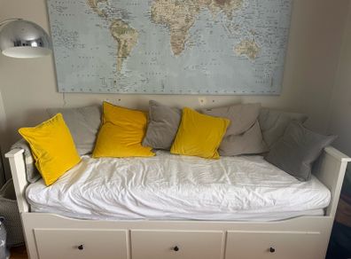 IKEA HEMNES Day-bed with 3 drawers, 2 mattresses, mattress protectors and sheets. Full package.