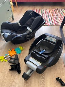 FREE Maxi cosi car seat and iso fix base