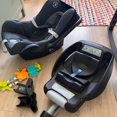 FREE Maxi cosi car seat and iso fix base
