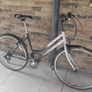 ladies city bike( can deliver) Image 6