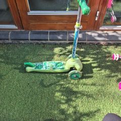 Dino scooter
