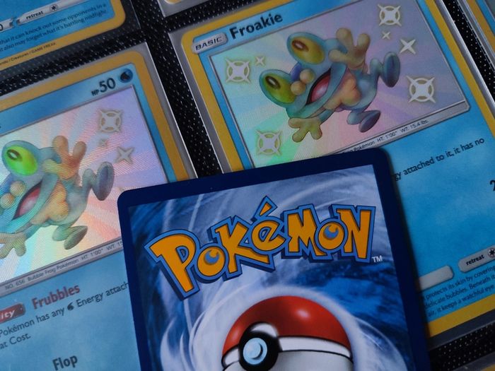 Dark Gyarados ! Holo Rare ! 25th Anniversary Issue ! from Celebrations Set ! 2021 ! Pokemon Card !