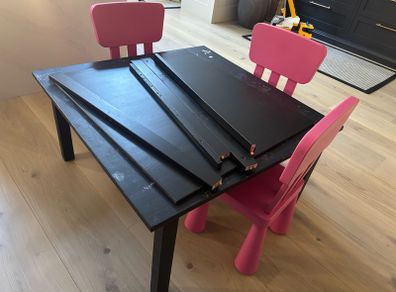 Kids Table & chairs
