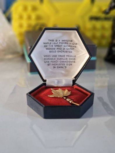 24 carat gold maple brochure