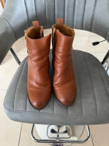ankle boots tan Amy huberman