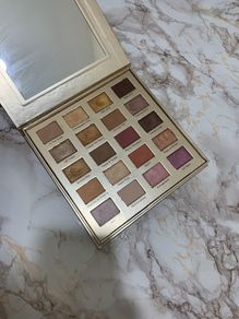 Iconic London eyeshadow palette