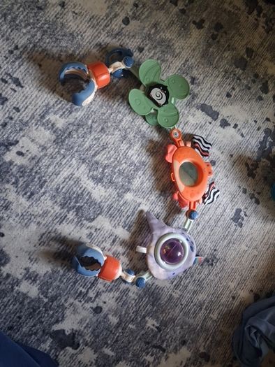 baby attachment toy