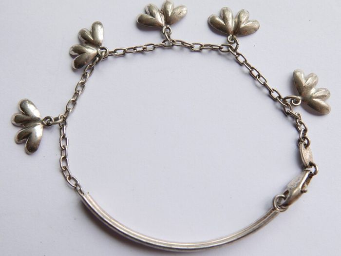Vintage 925 Sterling Silver charm bracelet with flower charms