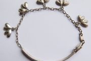 Vintage 925 Sterling Silver charm bracelet with flower charms