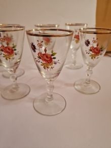 6 vintage glasses