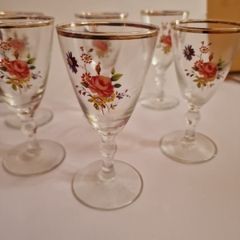 6 vintage glasses