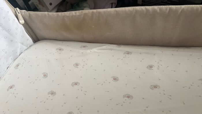 Tutti Bambini CoZee Air Bedside Crib (Full Set + 2 Fitted Sheets) - Oak/Cream