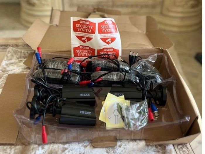 ZOSI HD Security Camera Set Like New