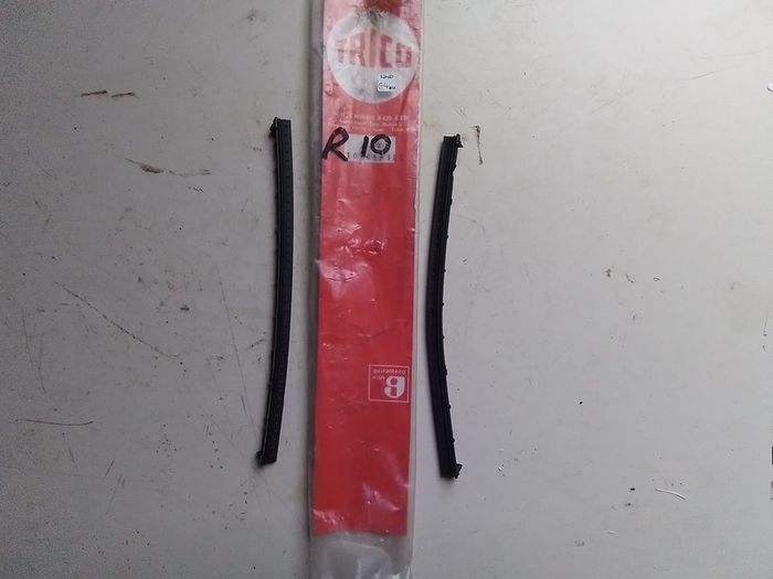 2 Trico 10inch Wiper Refills.