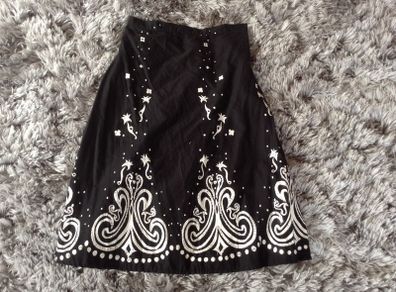 Black & white skirt