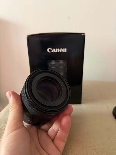 Canon RF 85mm F2 Macro IS STM Lens