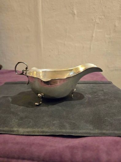 1905 Irish Sterling Silver S D Neill Gravy Boat