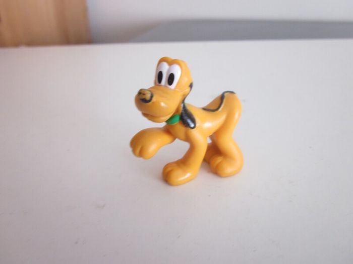 Disney  Pluto Walking Figure 2"