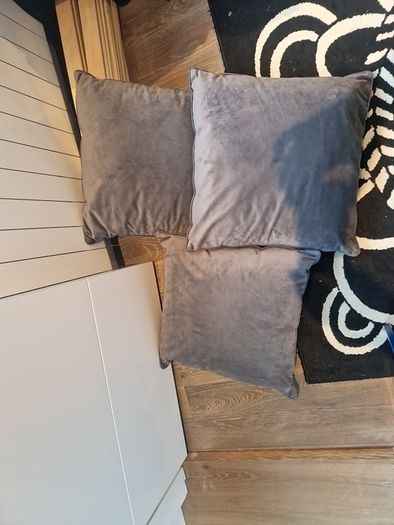 scatter cushions x3