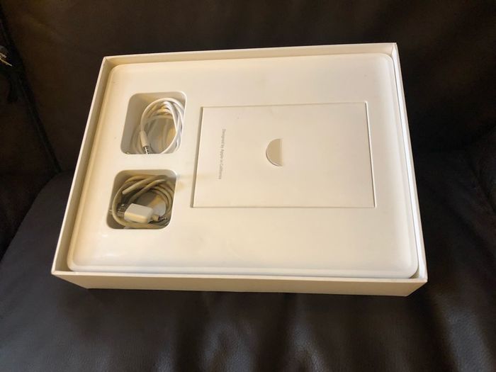 iPad 2 A1395 (WiFi) and magnetic cover