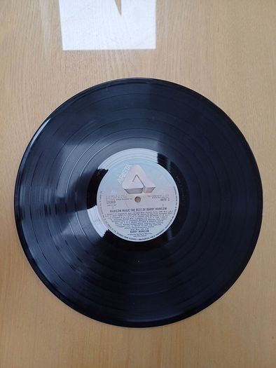 Vinyl  -Manilow Magic - The best of Manilow - No sleeve.