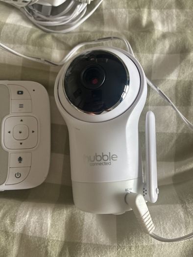 Baby monitor Hubble