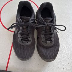 Nike trainers size UK 6
