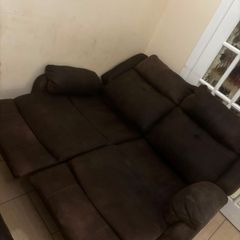brown 2&3 seater and coffee table