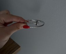 Screw bangle