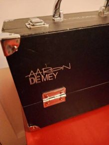 Aaron de Mey MUA beauty make up case box