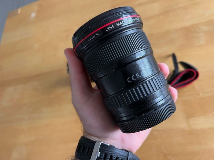 Canon EF 17-40mm f/4L lens