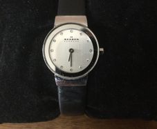 Watches - Ladies Skagen Quarts.