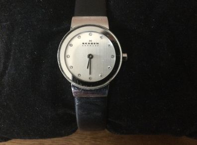 Watches - Ladies Skagen Quarts.