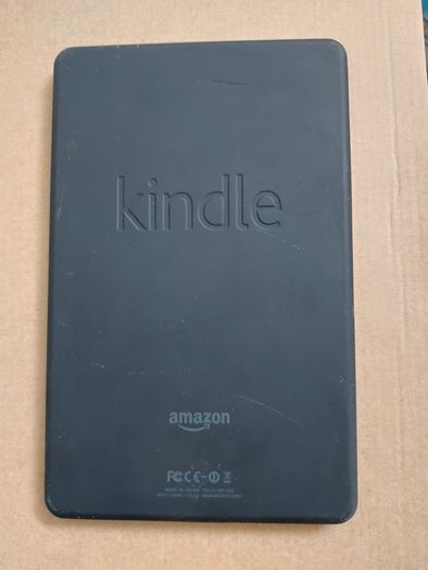 Amazon Kindle, Model D01400, Serial number D026 A0A0 2482 02AQ, in excellent condition