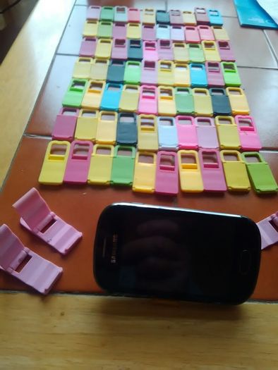 New 70 mobile phone stands. Foldable take them anywhere.