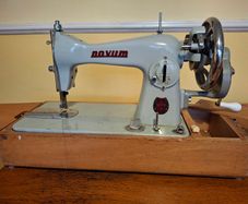 Novum Sewing Machine