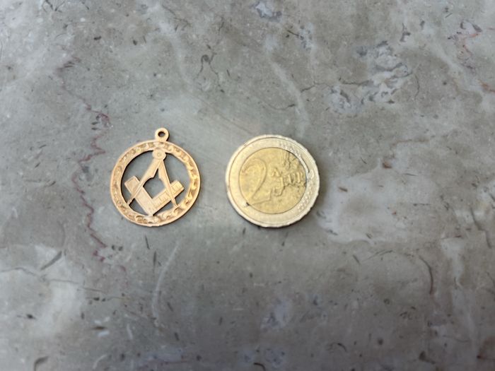 Vintage 9ct Solid Gold Masonic Pendant