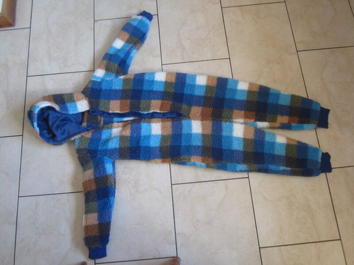 ALL IN ONE     age 9    fleece