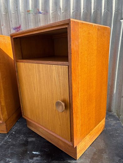 Pair of Midcentury retro vintage Oak Bedsides by Meredew c.1960s