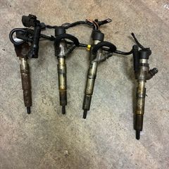 Set of 4 Genuine Continental Siemens 1.5 dCi Diesel Injectors H8200704191 & Return Rail