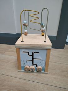 Little Dutch activity cube