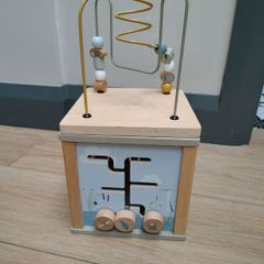 Little Dutch activity cube