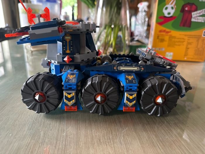 lego nexo knights Axl's tower carrier