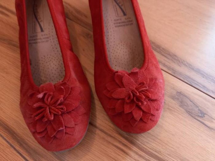 Red Suede Floral Low Wedge Ballet Pump