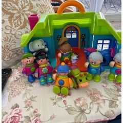 childs toy house & figures