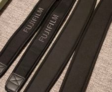 Camera neck straps