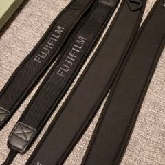 Camera neck straps