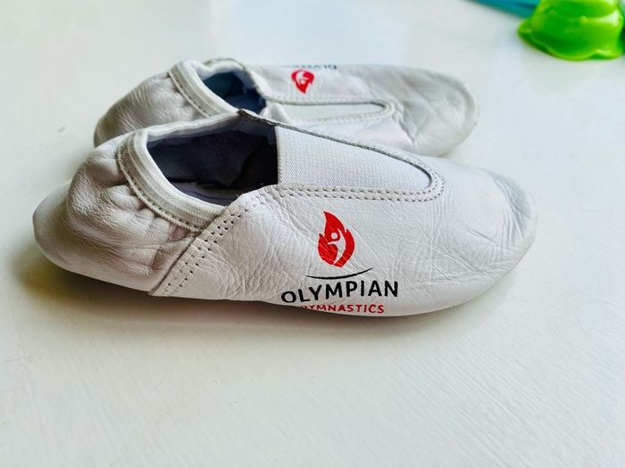Olympian gymnastics shoes size 26