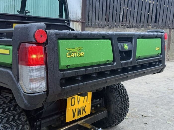 2022 John Deere Gator Hpx815e
